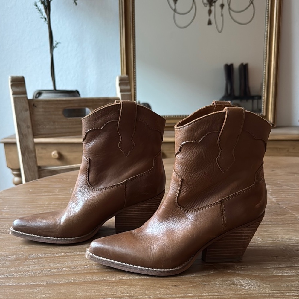 Zodiac Roslyn Leather Ankle Boots